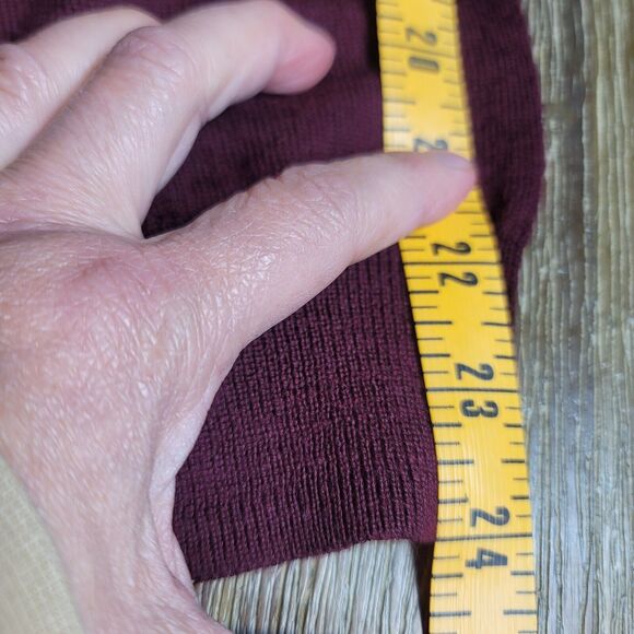 Greg Norman Tasso Elba Mens XL Maroon Sweater Italian Spun Yarn V Neck - Picture 7 of 7